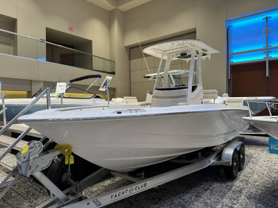 2026 Boston Whaler 220 DAUNTLESS
