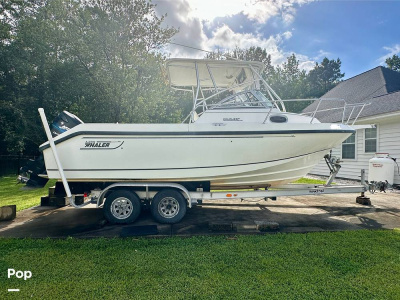 2001 Boston Whaler 23 Conquest