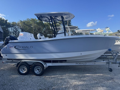 2026 Robalo R230