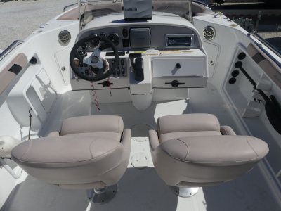 2013 Hurricane SunDeck Sport SS 231 OB