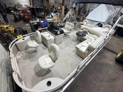 2008 Sylvan Mirage 8520 Party Fish