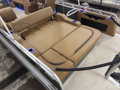 2026 Tahoe Sport 2385 VRB 200HP Swingback Tritoon