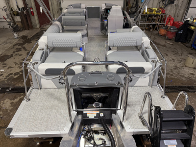 2025 Tahoe Cascade 2385 Quad Lounge Shift 200HP Tritoon