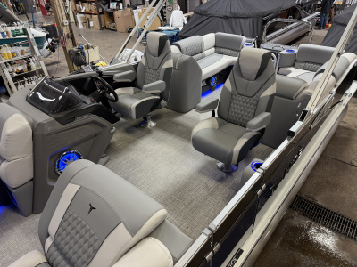 2025 Tahoe Cascade 2385 Quad Lounge 200HP Tritoon