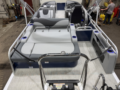 2026 Tahoe LTZ 2385 Swingback (VRB) Tritoon & Honda 4-Stroke EFI