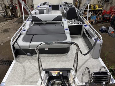 2026 Tahoe Sport 2385 Swingback (VRB) Tritoon & Honda 4-Stroke EFI