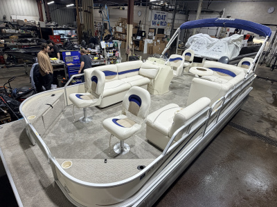 2006 Sweetwater 2386 F Pontoon & 90HP Yamaha 4-Stroke EFI - $15,995