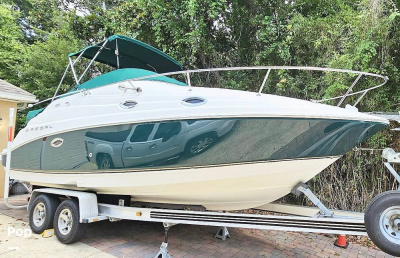 2002 Regal 2665 Commodore