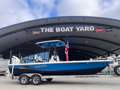 2017 Blue Wave 2400 Pure Bay