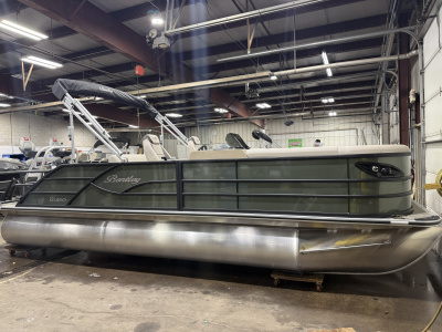 2026 Bentley Legacy 220 Swingback & Honda 4-Stroke EFI