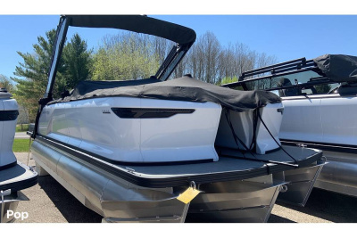 2024 Manitou 22 Cruise Stealth