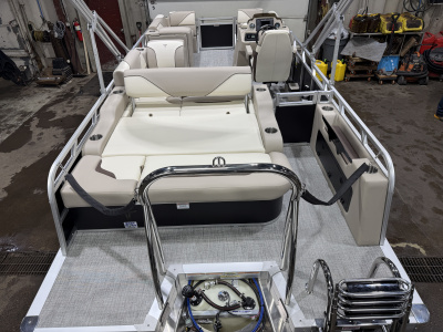 2026 Tahoe Sport 2180 Swingback (VRB) & Honda 4-Stroke EFI