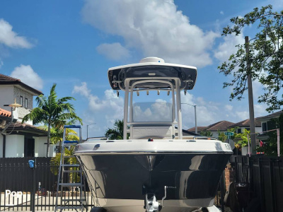 2017 Robalo R222