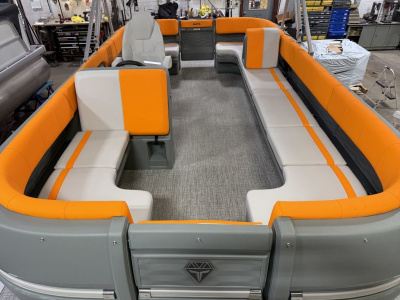 2025 Tahoe Aura 2185 90HP Quad Lounge