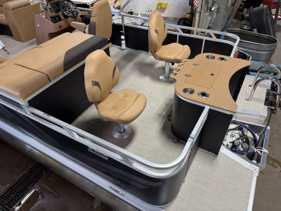 2026 Tahoe Sport 2385 Rear Fish & Honda 4-Stroke EFI