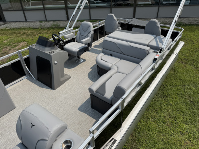 2026 Tahoe Sport 2385 Rear Fish & Honda 4-Stroke EFI