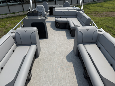 2026 Tahoe Sport 2385 Rear Fish & Honda 4-Stroke EFI