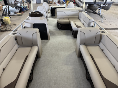 2026 Tahoe Sport 2385 Rear Fish & Honda 4-Stroke EFI