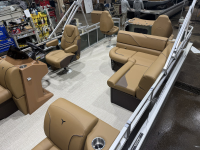 2026 Tahoe Sport 2185 Rear Fish & Honda 4-Stroke EFI