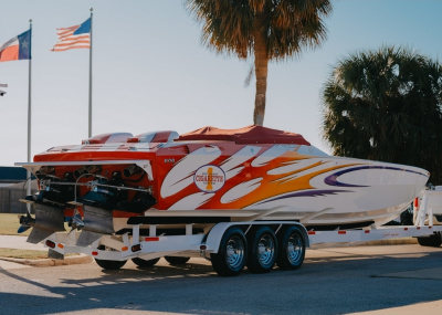 2002 Cigarette Gladiator