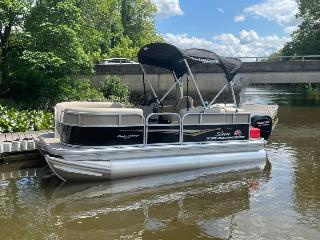 2025 Sun Tracker Party Barge DLX