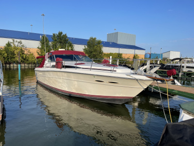 1987 Sea Ray 390 Express Cruiser