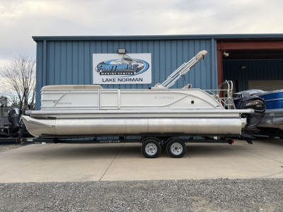 2026 Godfrey Sweetwater 2286 SFLC 27" iMPACT Center Tube Package