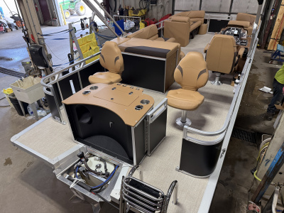 2026 Tahoe Sport 2385 Rear Fish & Honda 4-Stroke EFI