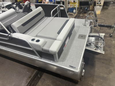 2026 Princecraft Vectra 23 RL Dinette Swingback Pontoon & Mercury 4-Stroke EFI