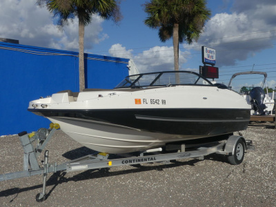 2017 Bayliner 190 Deck Boat