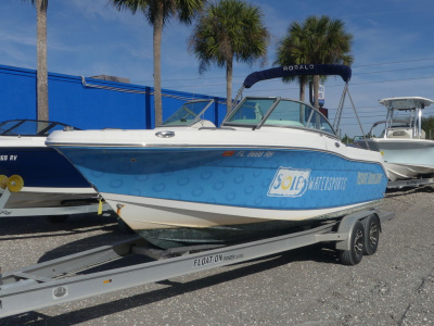 2016 Robalo R207