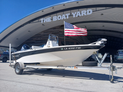 2010 Nautic Star 1810