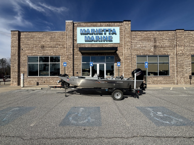 2016 Lowe Stryker 17 w/Mercury 60HP - 4-Stroke Engine and Trailer Included