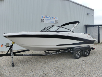 2022 Glastron GX 215