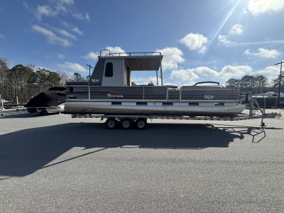 1990 Sun Tracker Party Hut 28