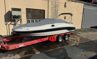 2004 Sea Ray 240 Sundeck