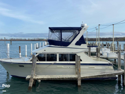 1989 Tollycraft 30 Sport Cruiser