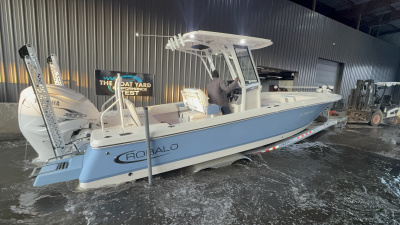 2022 Robalo 266 Cayman