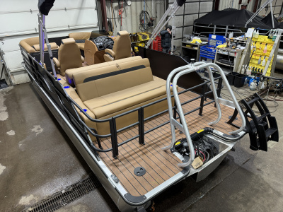 2026 Bentley Legacy 223 Swingback Tritoon & Honda 4-Stroke EFI