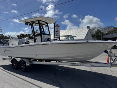 2026 Robalo 246 Cayman
