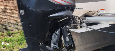 2016 Sun Tracker Party Barge DLX