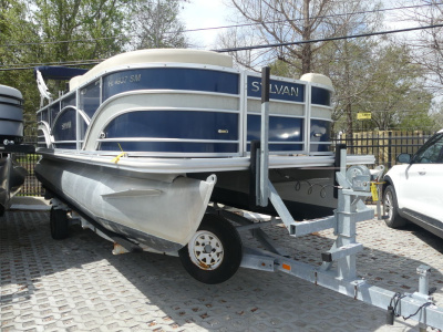 2018 Sylvan 8520 Cruise