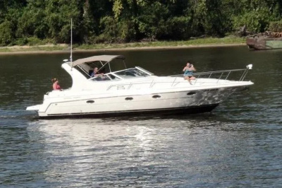 2004 Cruisers 3372 Express