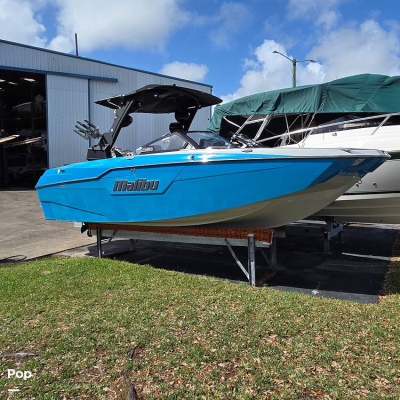 2020 Malibu M240 Coastal Package