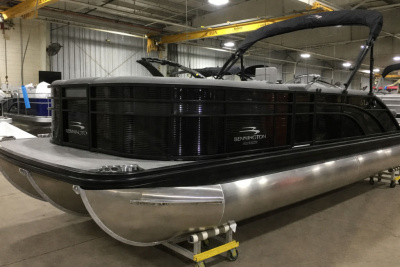 2020 Bennington SXP Series 23