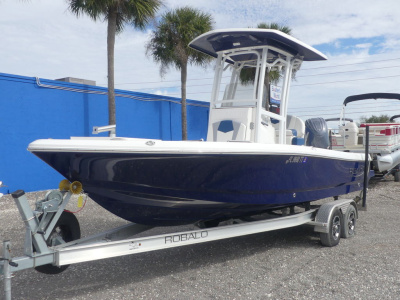 2024 Robalo 226 Cayman