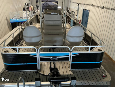 2017 Angler Qwest Pro Troll 820