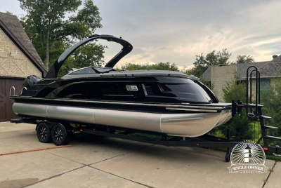 2022 Bennington 25QX