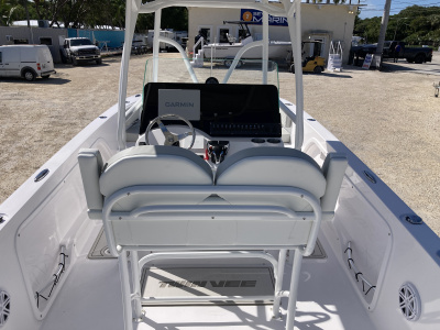 2026 Twin Vee 240 GFX2