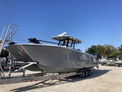 2025 Invincible 35 CC